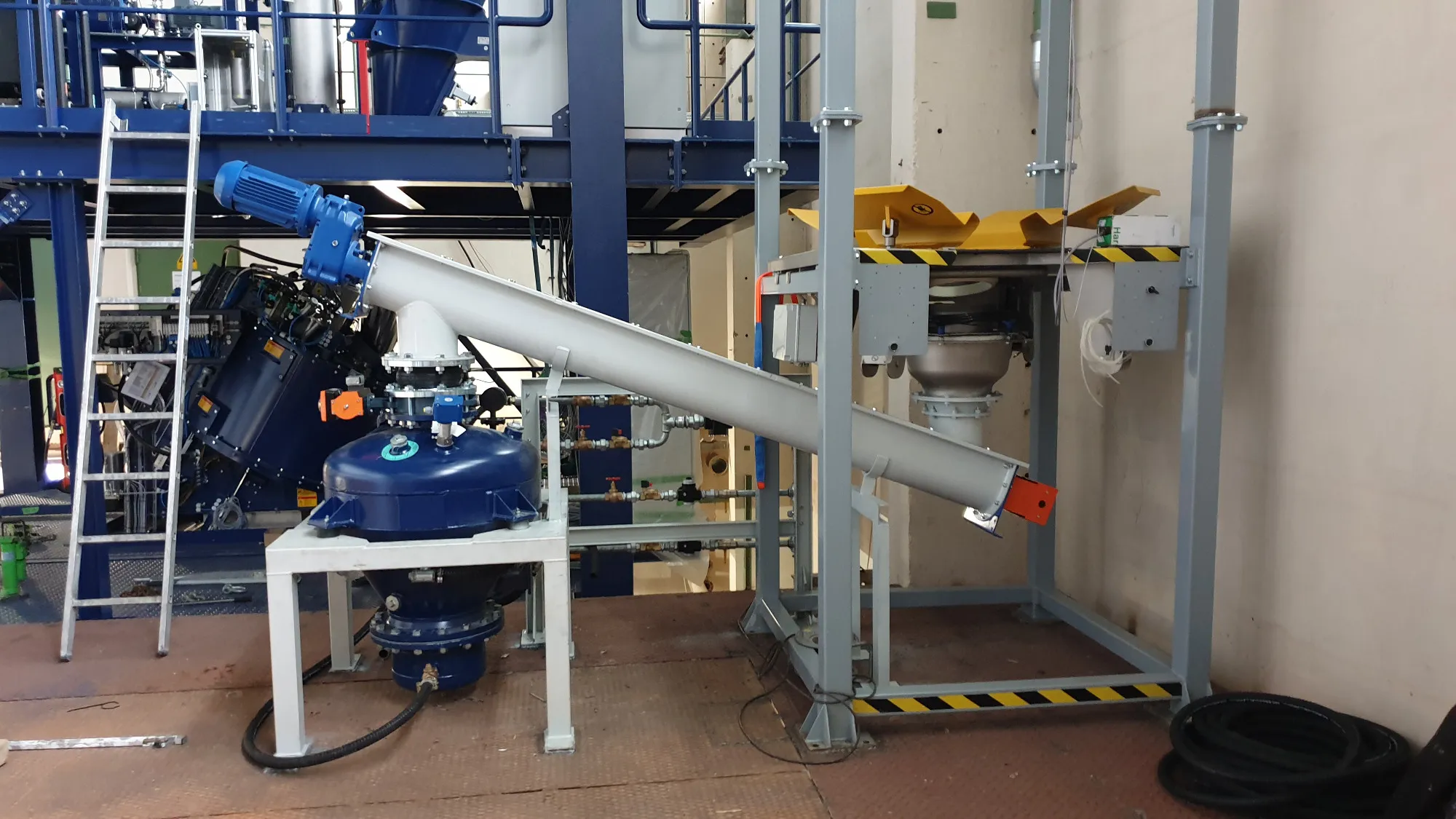 Filling and emptying systems