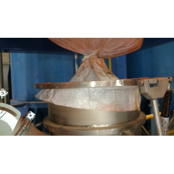Ingtec AG - big bag unloading station bulk material dust free4
